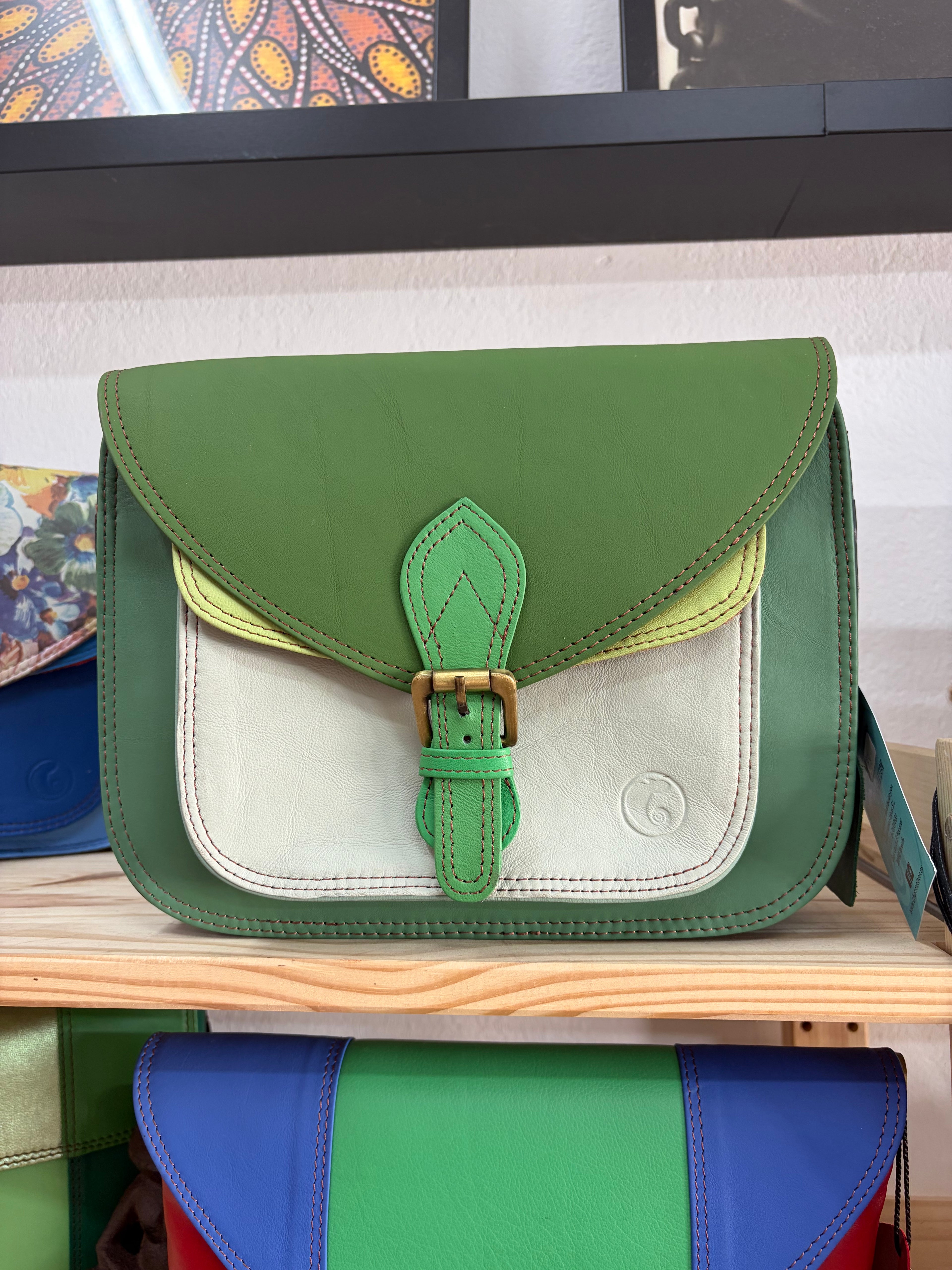 BOLSO ARTESANAL ISORA medidas :