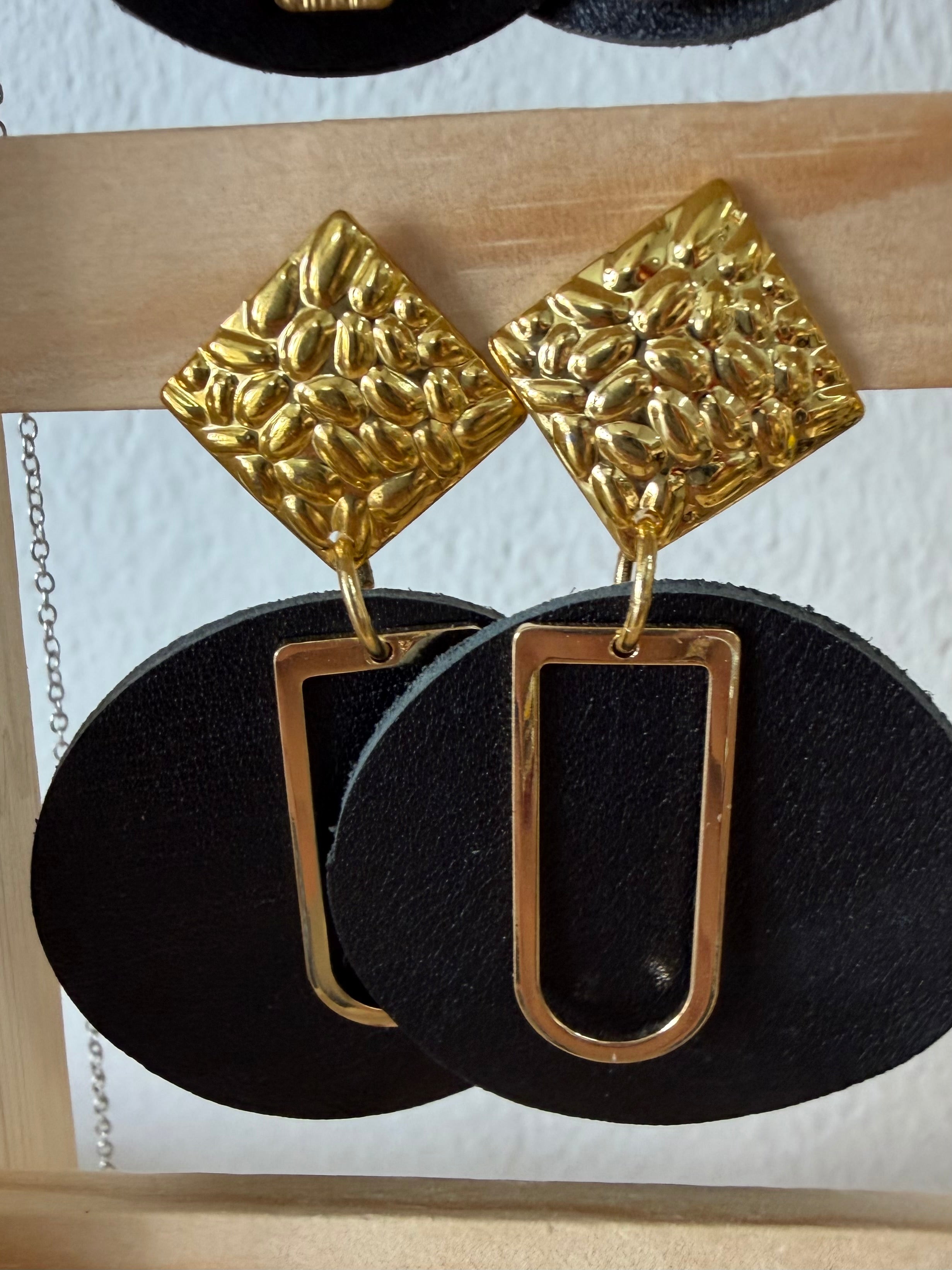 PENDIENTES ACERO Y PIEL