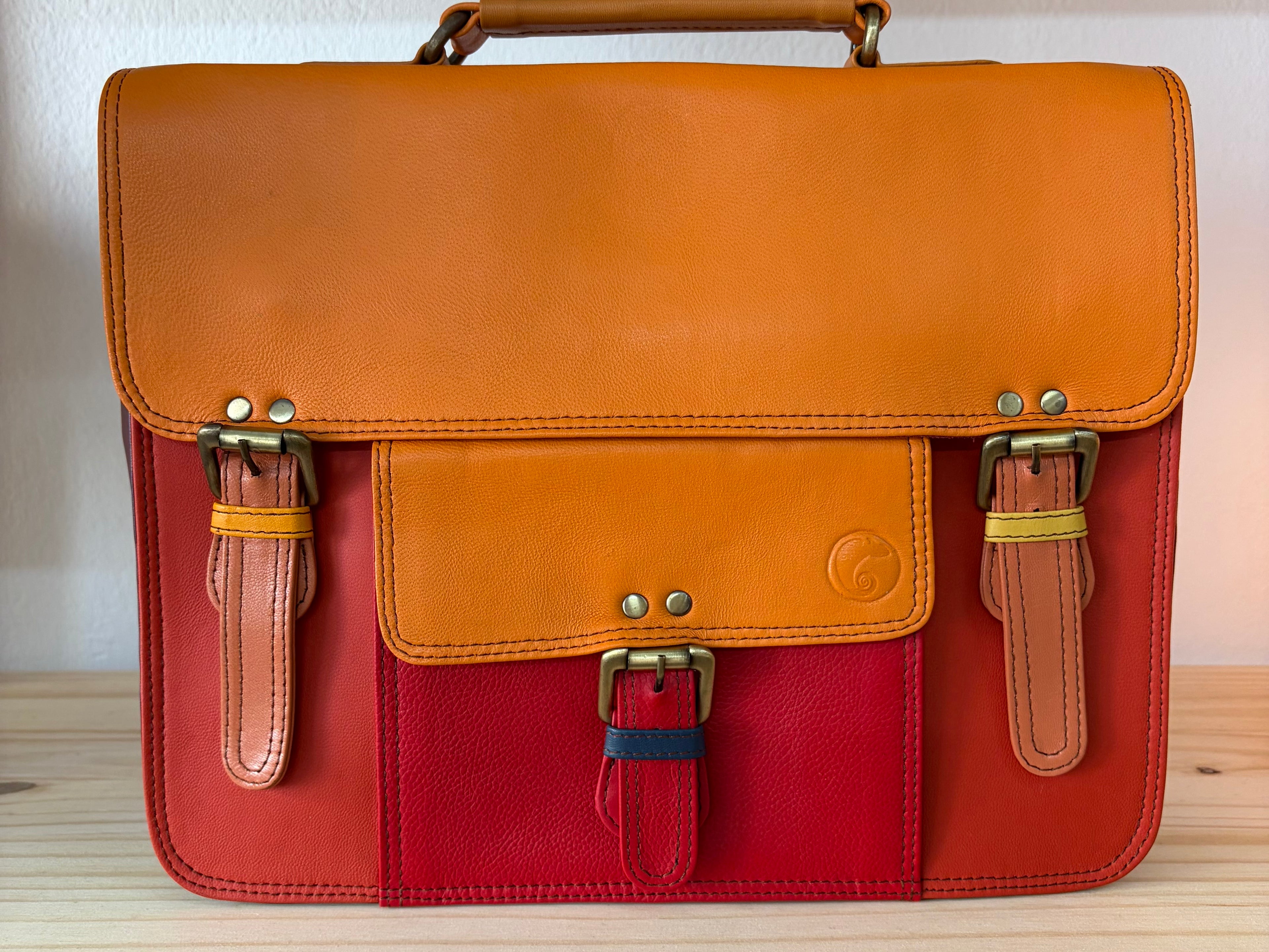 BOLSO ARTESANAL TIGADAY (elección de color por el color de la tapa del bolso).