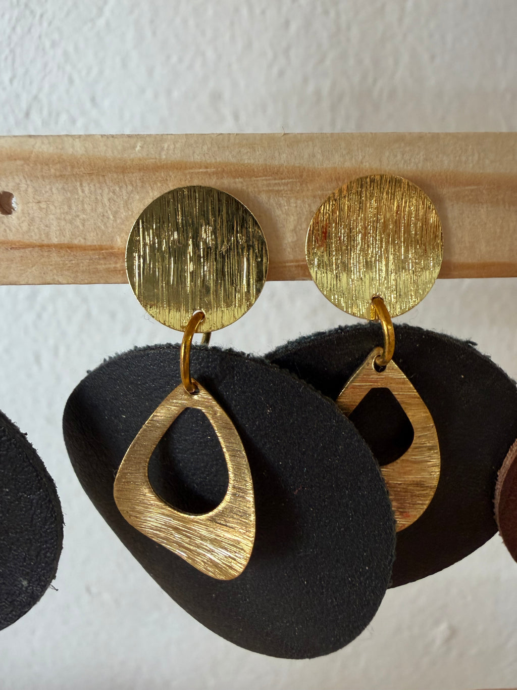 PENDIENTES ACERO Y PIEL