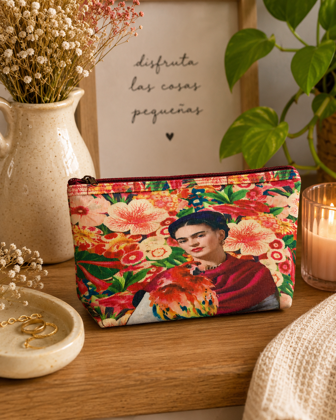 NECESER FRIDA