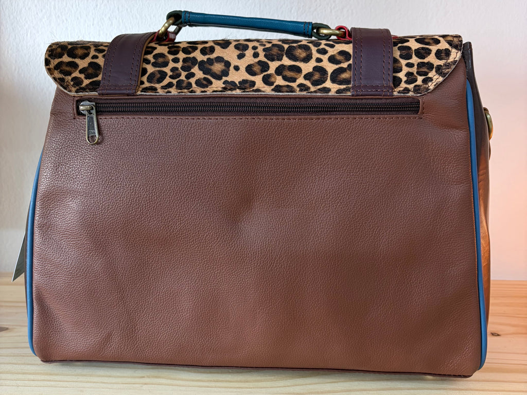 BOLSO ARTESANAL SABINOSA( elección de color por las tiras delanteras del bolso).