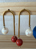 PENDIENTES ACERO DORADO CORAL Y ÓNIX